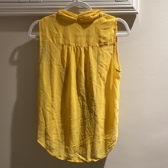 Size Small Ann Taylor summer top, yellow, light and airy - Picture 3 of 4